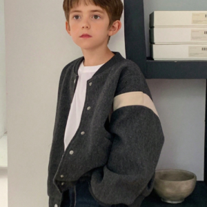 Áo khoác nỉ dạ bé trai cài nút form rộng basic